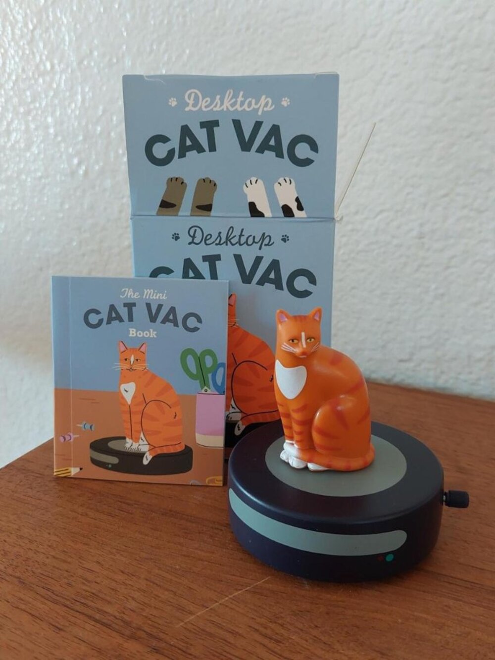 Mini Cat Vac - orange cat figurine with white chest #catvac #desktoy